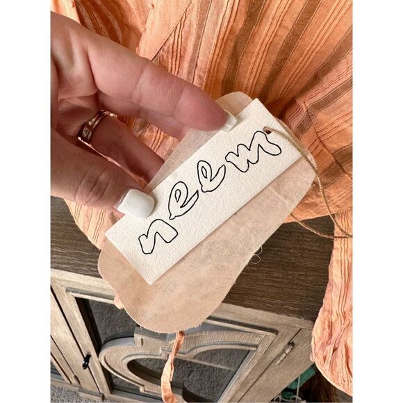 C64 NEEM Living NWT NL Cara Top Muddy Rose Wrap Crop Top V Neck Size Small - Picture 3 of 10